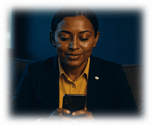 Figura feminina acessando plataforma via celular